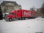 coca cola weihnachtsturck in Schwerin mit Schnee 