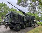 =Rheinmetall Radhaubitze, montiert auf einem Rheinmetall HX 3 10x10, 6 Zyl.-Diesel, 540 PS.