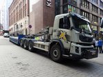 VOLVO-500 hat einen Baustellencontainer in der Innenstadt von Helsinki abgesetzt; 160727