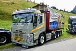 Ein Volvo FM mit Abrollcontainer von Gerber am 29.8.26 beim Diemtigtaler Rruck Treff.