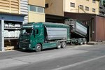 =Volvo der Firma  Brand-Transport  steht zur Getreideentladung in 36088 Hünfeld im August 2016