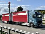 Ein Volvo FH Hängerzug von Planzer am 12.9.25 beim Grauholz.