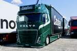 Ein Volvo H�ngerzug von Catellani am 27.6.26 beim Trucker Festival Interlaken.