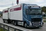 Ein Volvo H�ngerzug von Planzer am 10.9.26 bei Grauholz.