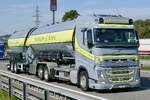 Ein Volvo Silo-H�ngerzug von Stadtm�hle Schenk am 11.9.26 bei Grauholz.