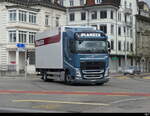 Volvo mit Kastenaufbau unterwegs in der Stadt Solothurn am 19.04.2023