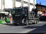 Volvo Holztransporter unterwegs in Davos am 03.10.2023
