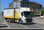 Volvo mit Pritschenaufbau unterwegs in der Stadt Solothurn am 24.07.2026
