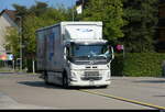 Volvo mit Pritschenaufbau unterwegs in Schwerzenbach/ZH am 31.07.2026