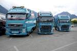 Drei Volvo FH Sattelzüge von Berthod Transports am 25.6.18 beim Trucker Festival Interlaken.