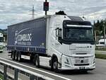 Ein Volvo FH Aero aus Italien von Combilog am 4.9.25 beim Grauholz.

