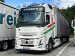 Ein Volvo FH AeroSattelzug aus Ungarn am 4.9.25 auf der Rastsätte Grauholz.