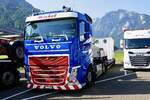 Ein Volvo Sattelzug von Ueli Michel am 27.6.26 beim Trucker Festival Interlaken.