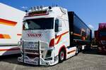 Ein Volvo Sattelzug von Pfister am 27.6.26 beim Trucker Festival Interlaken.