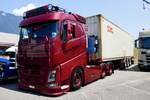 Volvo Sattelzug von M. F�rst am 27.6.26 beim Trucker Festival in Interlaken.