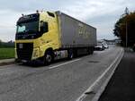 VOLVO FH500 der Spedition PLOJ entlang der B143 in Richtung Sch�rding; 261017