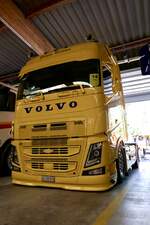 Eine Volvo Zugmaschine von Georges Rieder am 9.5.26 beim Cholehof Truck Treffen in Brugg.