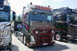 Eine Volvo FH Zugmaschine von Menhart am 20.6.26 bei der L�ndle Truckshow.
