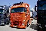 Eine Volvo Zugmaschine von H�lldobler am 20.6.26 bei der L�ndle Truckshow.