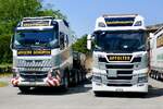 Ein Volvo Schwerlaster und Scania von Affolter am 27.6.26 beim Trucker Festival Interlaken.