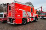 Berufsfeuerwehr Wiesbaden Volvo FMX 420 GW-Wasserrettung (Florian Wiesbaden 1/58) am 31.12.25 beim Silvester Abschwimmen 2025 in Mainz am Rheinufer