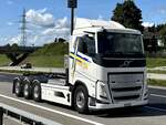 Ein Volvo FH electric mit Absetzkipper Aufbau am 5.9.25 beim Grauholz.