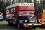 Bssing Mbeltransportwagen beschriftet mit Erkens aus Brssel
hier bei einem Oldtimer Treffen am 16.5.1990 in Castrop - Rauxel.