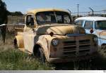 Old and Rusty: Dieser 1950er Dodge Pickup wartet in Santa Rosa, New Mexico / USA hinter dem  Route 66 Auto Museum  auf seine Restauration. Aufgenommen am 21. September 2011.