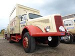Mercedes-Benz LAK 329 als Teilnehmer der 15. Deutschlandfahrt für historische Nutzfahrzeuge beim Zwischenstopp in Trier am 04.09.2016 (Produktionszeitraum 1957 bis 1962 in 1.024 Exemplaren. Dieses Exemplar ist Baujahr 1961, 172 PS, Höchstgeschwindigkeit 75 km/h, Länge der Zugmaschine 7,40 m, Höhe der Zugmaschine 3,60 m bei einem Leergewicht von 6.820 kg und einem Gesamtgewicht von 14.600 kg. Der Anhänger hat eine Länge 6,90 m und eine Höhe von 2,20 m bei einem Leergewicht von 1.850 kg und einem Gesamtgewicht von 6.200 kg.)