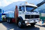 Ein �lterer MB Actros mit Pritschenaufbau am 27.6.26 beim Trucker Festival Interlaken.