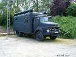Wahrscheinlich ein Mercedes LAK 1519 als Gerätewagen mit Arbeitsscheinwerfern im Mai 2007.