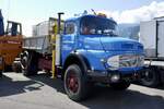Ältere Mercedes-Benz Pritsche von Fritz Schnegg Transporte am 26.6.22 beim Trucker Festival Interlaken.