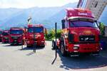 Eine Saurer Zugmaschine und weitere LKW von Zumkehr AG am 27.6.26 beim Trucker Festival Interlaken.