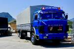 Ein Saurer mit Pritschenaufbau von Wyler Truck am 27.6.26 beim Trucker Festival Interlaken.