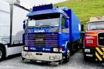 Ein Scania mit Pritschenaufbau von Huwiler am 29.8.26 beim Diemtigtaler Truck Treff.