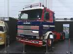 Scania 142M Sattelzugmaschine. Dieser Scania 142M aus dem Jahr 1987 entstammt der Scania 140`er-Serie, die in den 1980`er Jahren im Transportbereich eine große Rolle spielte. Der 142`er war für seine Leistung, Haltbarkeit und Zuverläss ...