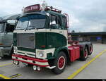 Volvo F 88 Sattelzugmaschine  NW 983 im Areal der Feldschlösschen Brauerei ausgestellt und Zugänglich für alle am Oldtimertreffen in Rheinfelden am 27.09.2025