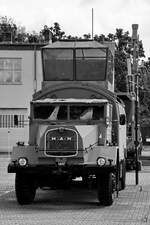 Dieser mobile Tower (Flugsicherungsanlage 70) für Feldflugplätze auf Basis des MAN 630 L2A ist Teil der Ausstellung im Militärhistorischen Museum der Bundeswehr am Flugplatz Berlin-Gatow. (August 2023)