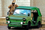 Trabant P601 A der DDR-Grenztruppen an der Berliner Mauer.