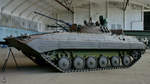 Der schwimmfähige Schützenpanzer BMP-2 im Technik Museum Pütnitz.