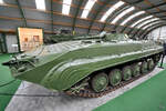 Dieser schwimmfähige Schützenpanzer BMP-1 ist Teil der Ausstellung im NVA-Museum Rügen.
