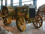 Ein Fordson Type F ist Teil der Ausstellung im nationalen Militärmuseum Soesterberg.