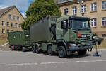 LKW MAN Container und Absetzt Kipper mit Hänger, war am Tag der offenen Tür bei der luxemburgischen Armee ausgestellt.