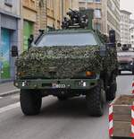 KMW Dino in Tarnabdeckung, der luxemburgischen Armee, gesehen bei der Militrparade in der Stadt Luxemburg.