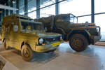 Ein DAF YA 66, dahinter ein leichter Lkw DAF YA 126, beides zu sehen im Nationalen Militärmuseum Soesterberg.