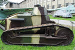 Ein früher Panzer vom Typ Renault FT-17 im Museum der Polnischen Armee.