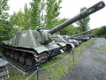 Der schwere Jagdpanzer ISU-152 in der Zweigstelle Fort IX  Sadyba  des Armeemuseums Warschau.