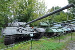 Der Kampfpanzer T-72 in der Zweigstelle Fort IX  Sadyba  des Armeemuseums Warschau. (August 2011)