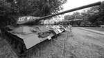 Ein Kampfpanzer T-34/85 in der Zweigstelle Fort IX  Sadyba  des Armeemuseums Warschau. (August 2011) 