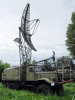 Der auf einem KrAS-255 installierte Höhenfinder 1RL19 PRW-9A Zofia (Thin Skin A) in der Zweigstelle Fort IX  Sadyba  des Armeemuseums Warschau.